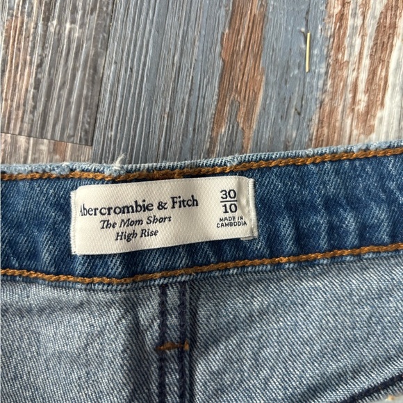 NWT Abercrombie women’s Jean shorts size 30/10 - Picture 4 of 9